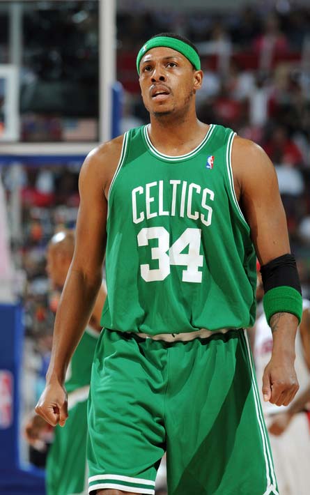 河南决战国安！三位久违强援露面，王刚单独挑大梁，新金主现场督战（河南对决国安：三位强援久别回归，王刚独挑大梁，新金主现场督军）