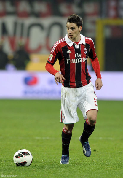 卡马拉6记三分刷新生涯新高，砍下赛季新高的21分（卡马拉飙进6记三分创生涯纪录，拿下赛季新高21分）