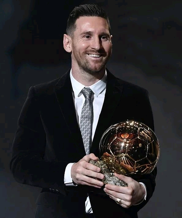 姆巴佩：防守维尼修斯90分钟，太折磨边后卫了（姆巴佩直言：边后卫盯防维尼修斯整场比赛，太煎熬）