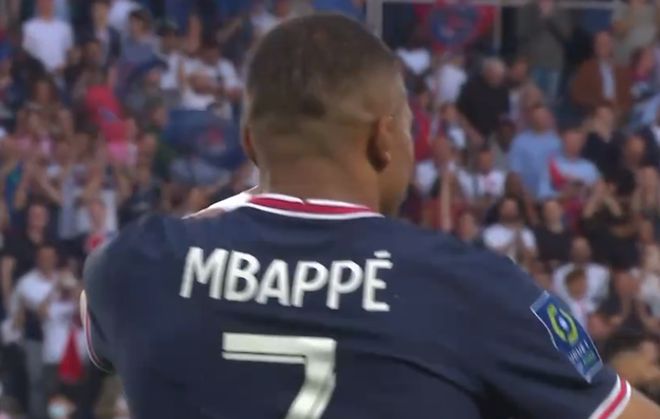 长春亚泰老将谭龙休赛期加练：国旗下的奔跑，坚持生长的模样（长春亚泰老将谭龙休赛期苦练：国旗下奔跑，坚持向上生长）