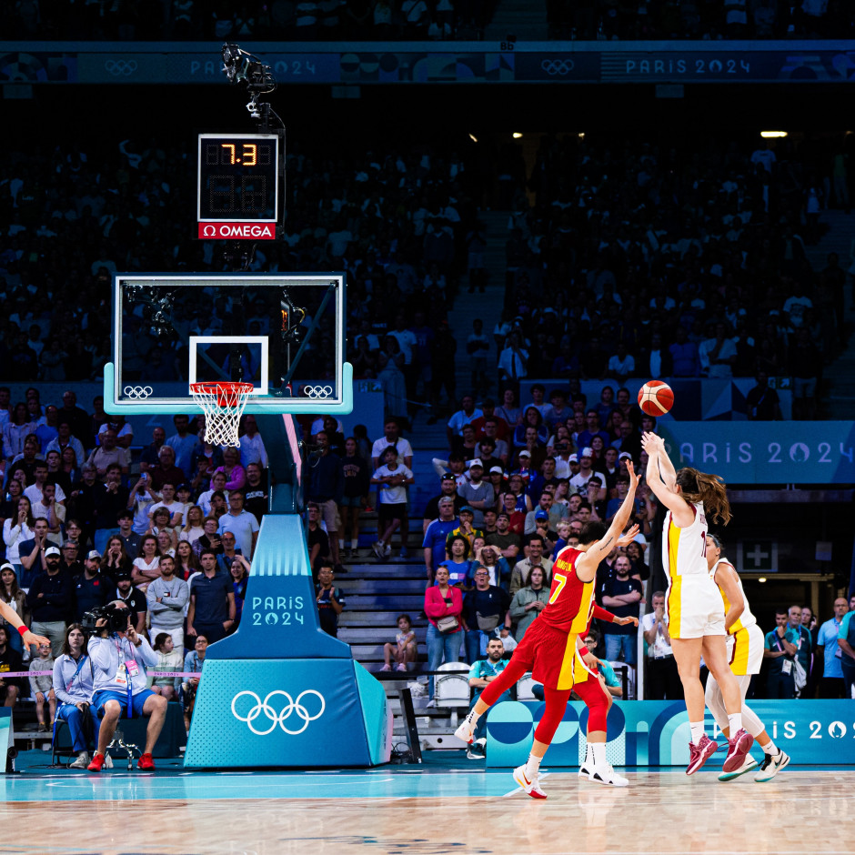 里昂15岁潜力中锋泽科维奇：崇拜哈兰德和DV9的左脚射手（里昂15岁新星中锋泽科维奇：左脚射术出众，偶像是哈兰德与DV9）