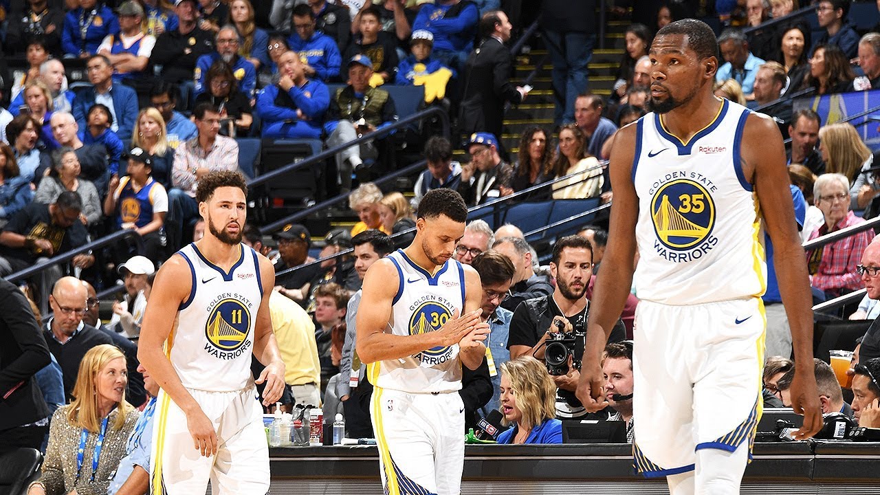 曾经的前场搭档！安东尼和拉什福德拥抱这一刻，你想到了什么？（安东尼与拉什福德相拥：昔日前场拍档这一瞬，你想到了什么？）